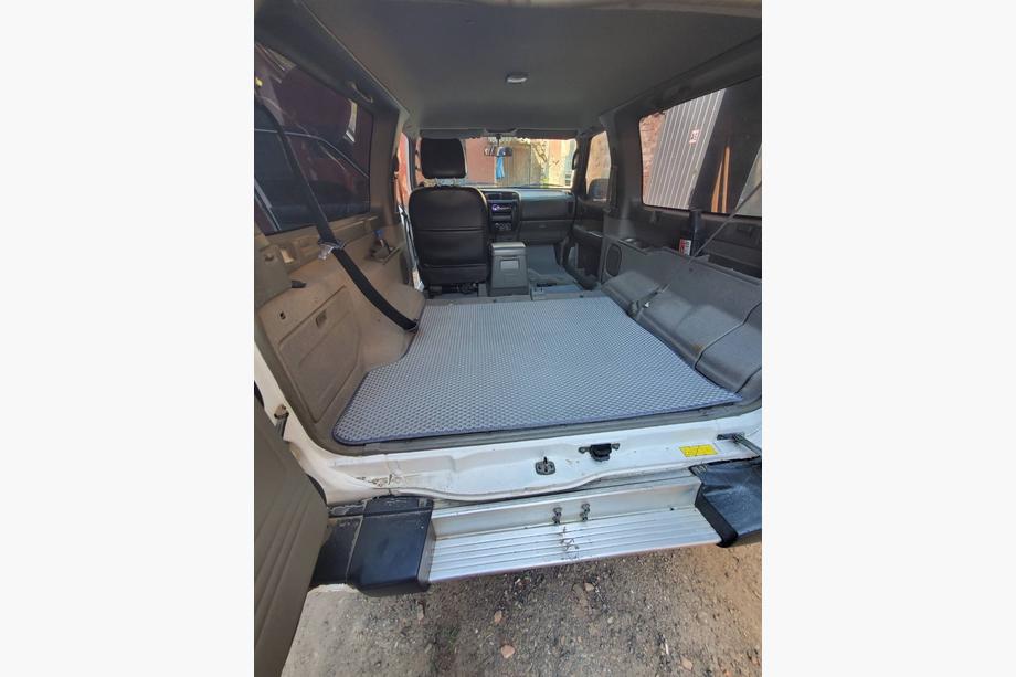 Nissan Patrol Y61 1997–2011 Korte kofferbakmat (EVA, grijs) Image