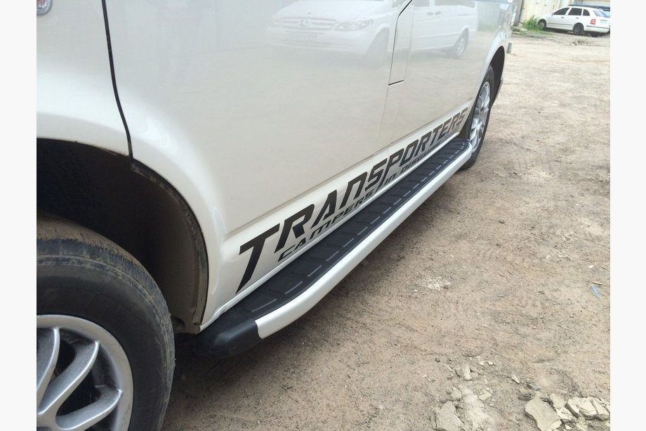 Volkswagen T5 Caravelle 2004–2010 Fullmond side steps (2 stuks, aluminium) Image