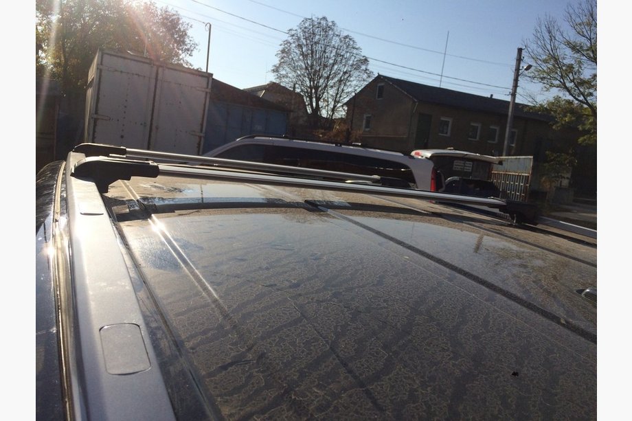 Land Rover Discovery Sport 2014– Afsluitbare dwarsdragers voor dakrails (2 stuks) Image