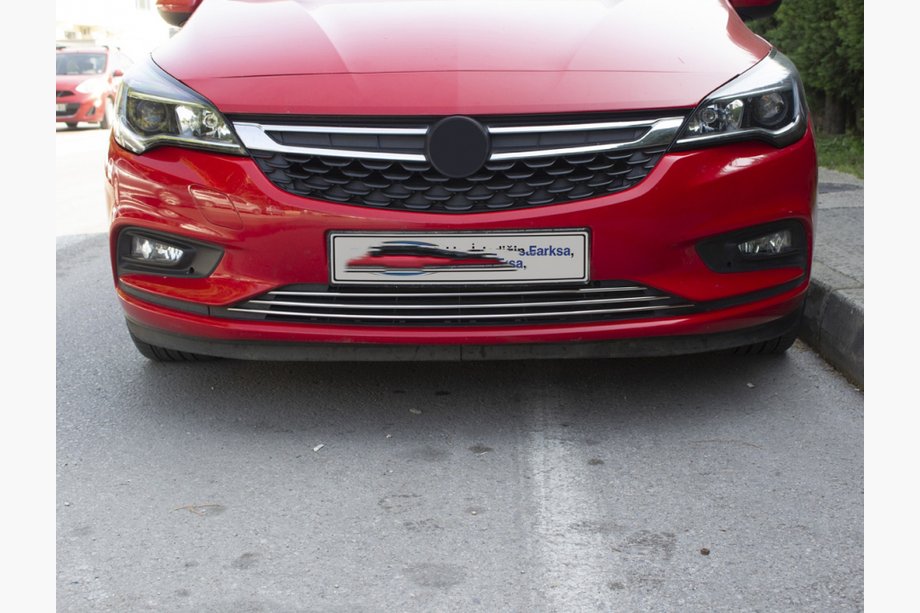 Opel Astra K 2016–2021 Sierlijsten voor voorbumper (3-delig, RVS) Image