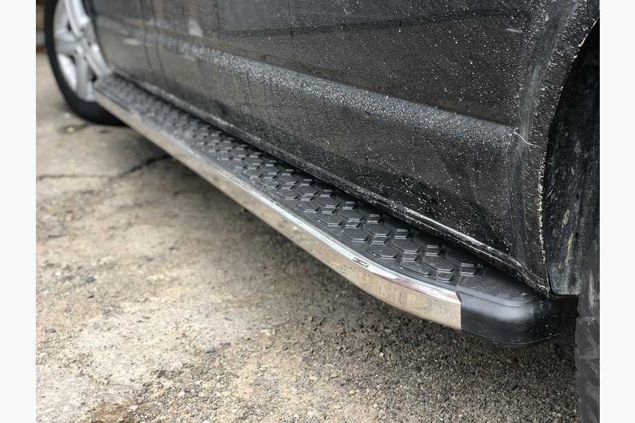 Volkswagen T5 Transporter 2003–2010 BlackLine side steps (2 stuks, aluminium) Image