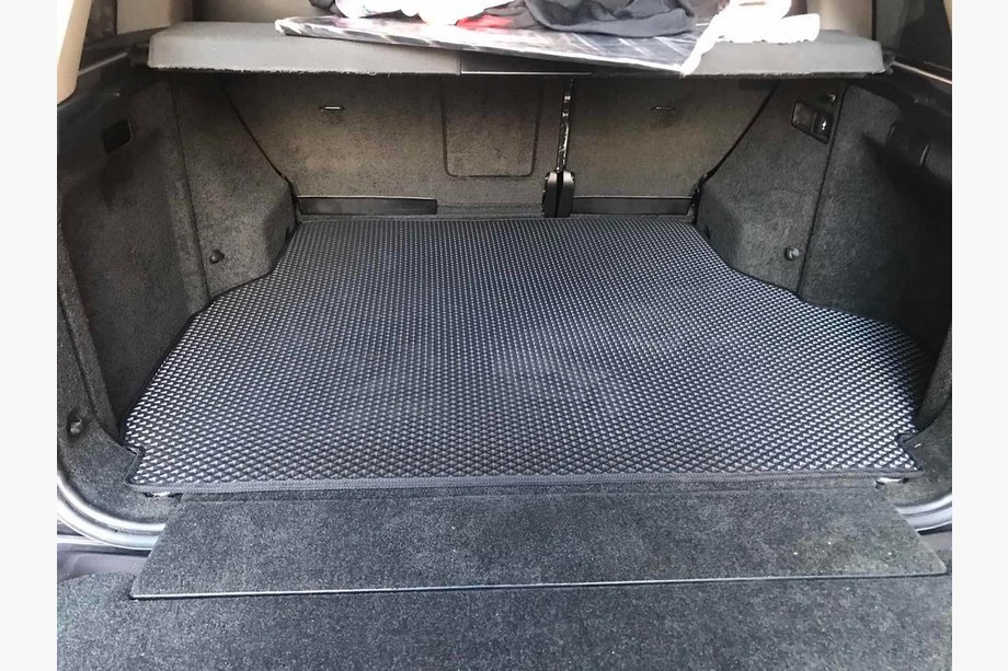 Range Rover III L322 2002–2012 Kofferbakmat (EVA, zwart) Image