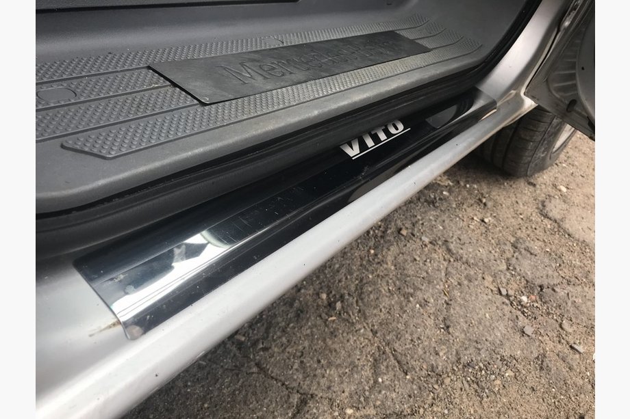 Mercedes Vito/V-klasse W447 2014– Instaplijsten Laser-style (2 stuks, staal) Image