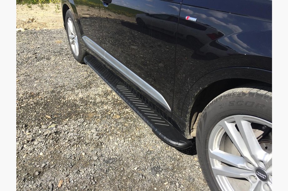 Audi Q7 2015–2026 Zijstappen Bosphorus Yeni Black (2 st., aluminium) Image