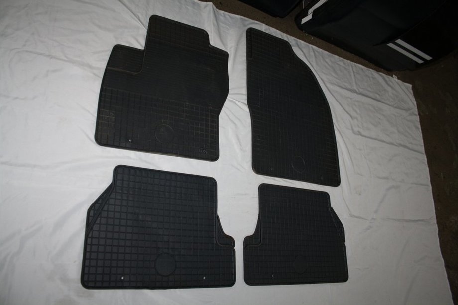 Ford Focus II 2005–2008 Rubberen automatten (set van 4, Doma) Image