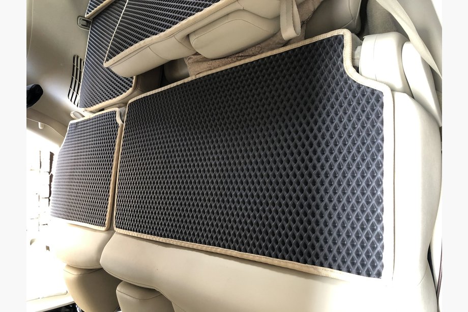Nissan Armada 2016–2024 Mat voor bovenkant achterbank (EVA, zwart) Image