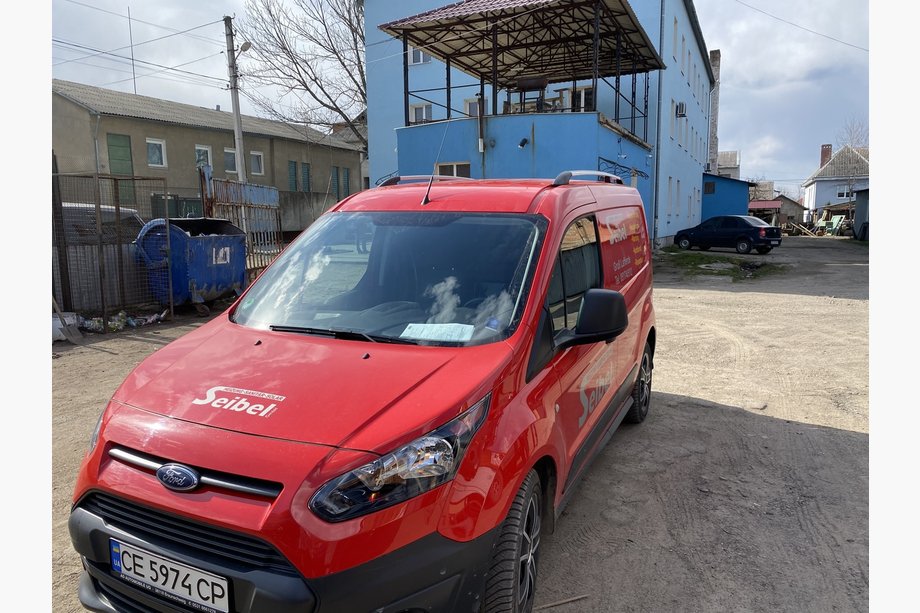 Ford Connect 2014–2021 Dakrails chroom Standaard basis, metalen voeten Foto 9