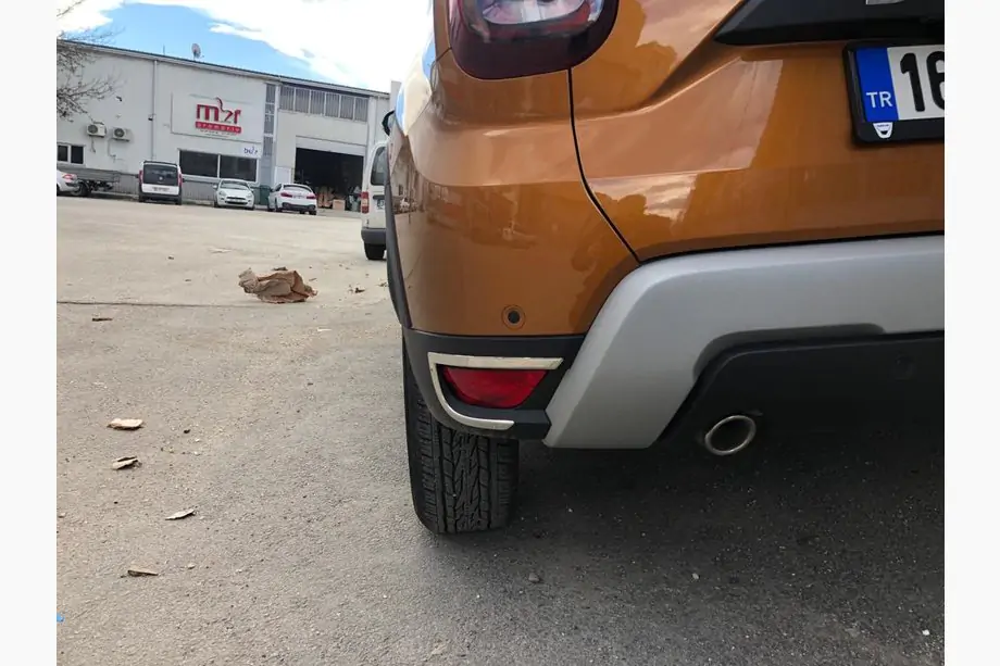 Dacia Duster 2018–2024 Sierlijsten voor achterreflectoren (2 stuks), RVS Image