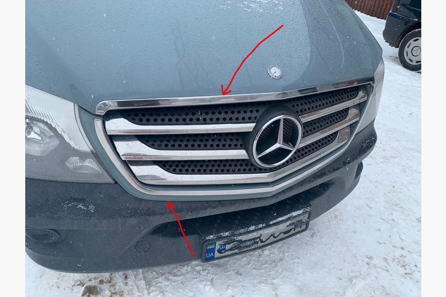 Mercedes Sprinter W906 2006–2018 Grillomlijsting (2013↗, RVS) Image