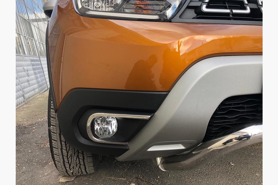 Renault Duster 2018–2024 RVS sierlijsten voor mistlampen (set van 2) Image
