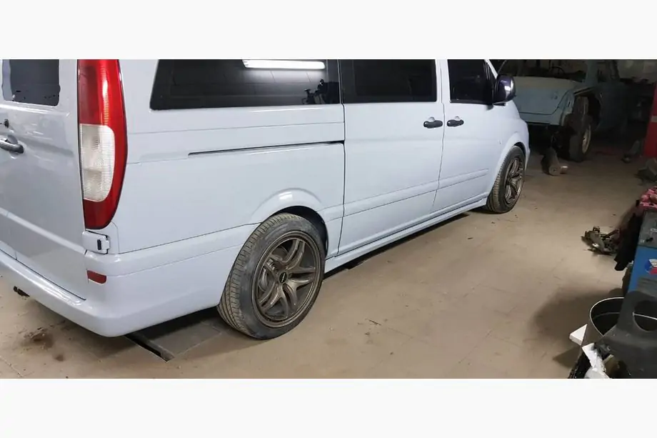 Mercedes Vito W639 2004–2014 Zijskirts Exclusive (2 stuks, spuitklaar) Image