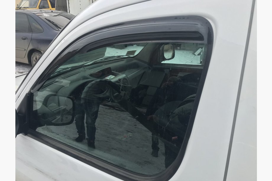 Peugeot Bipper 2008–2017 Aomis raamdeflectoren (2 st.) Image