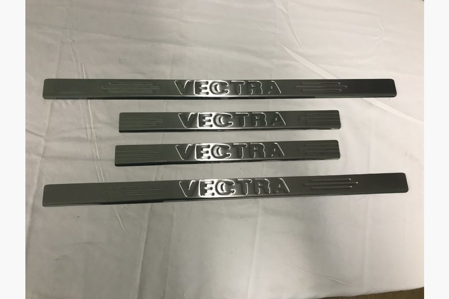 Opel Vectra A 1987–1995 Carmos instaplijsten (4 stuks, RVS) Image