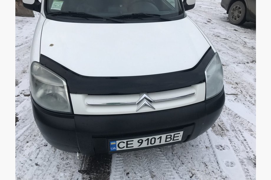 Citroen Berlingo 1996–2008 Motorkapdeflector FLY (2003-2008) Image