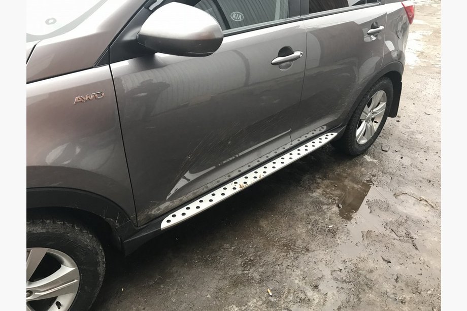 Kia Sportage 2010–2015 Niken BMW-style side steps (2 st., aluminium) Image
