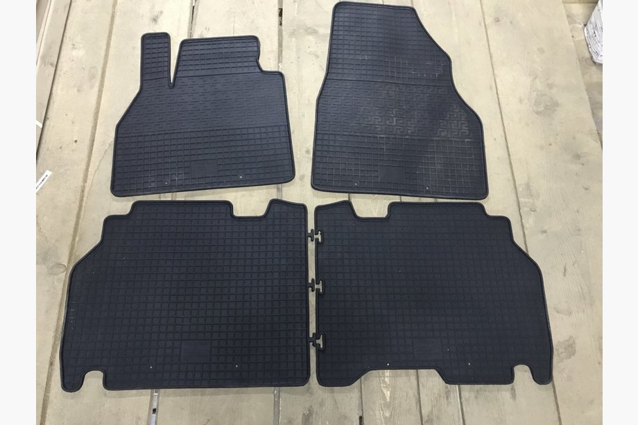 Toyota Land Cruiser Prado 120 2002–2009 Rubberen automatten (voor, Polytep) Image