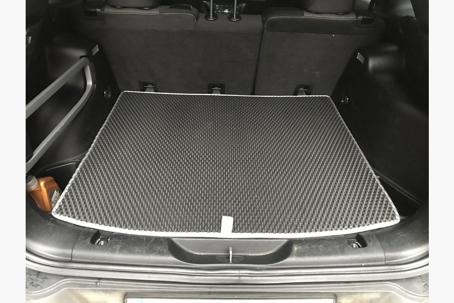 Jeep Cherokee KL 2013– Kofferbakmat (EVA, zwart) Image