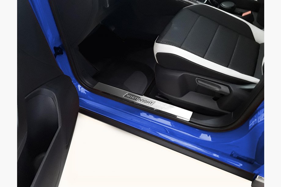 Volkswagen T-Roc 2017–2025 WhiteNight dorpellijsten RVS (2 stuks) Image