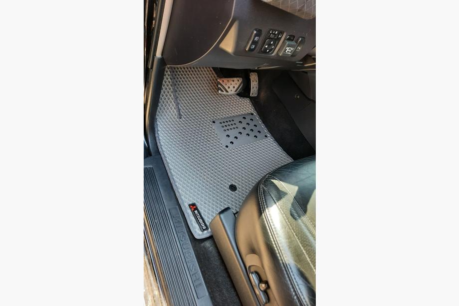 Mitsubishi Pajero Wagon III 1999–2006 EVA automatten (grijs) Image