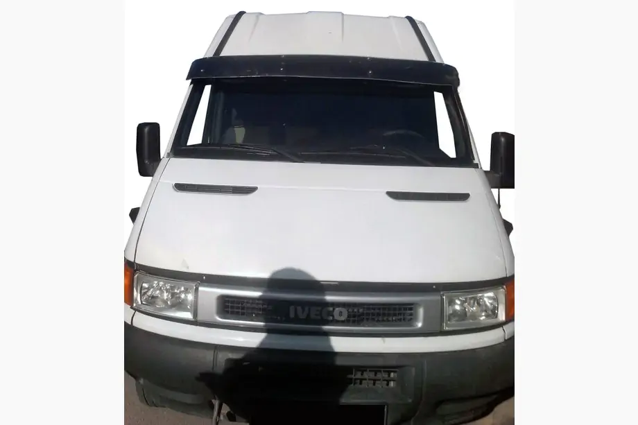 Iveco Daily 1999–2006 Voorruit vizier V1 (zwart hoogglans, 5 mm) Image