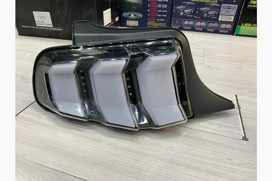 Ford Mustang 2015–2023 Achterlichten (2 stuks, 2010-2015) Image