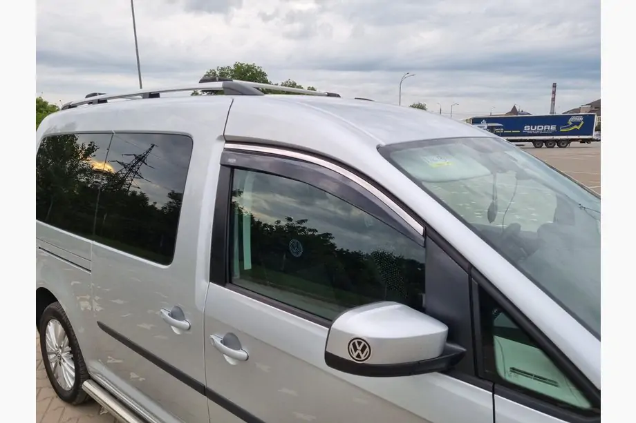 Volkswagen Caddy 2004–2010 Raamdeflectoren met chroomstrip (set van 2, Niken) Image