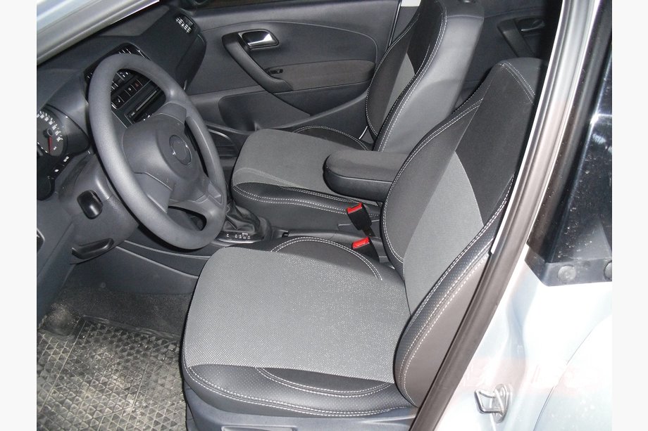 Volkswagen Polo 2010–2017 Autostoelhoezen SoyuzAuto Premium van kunstleer Image