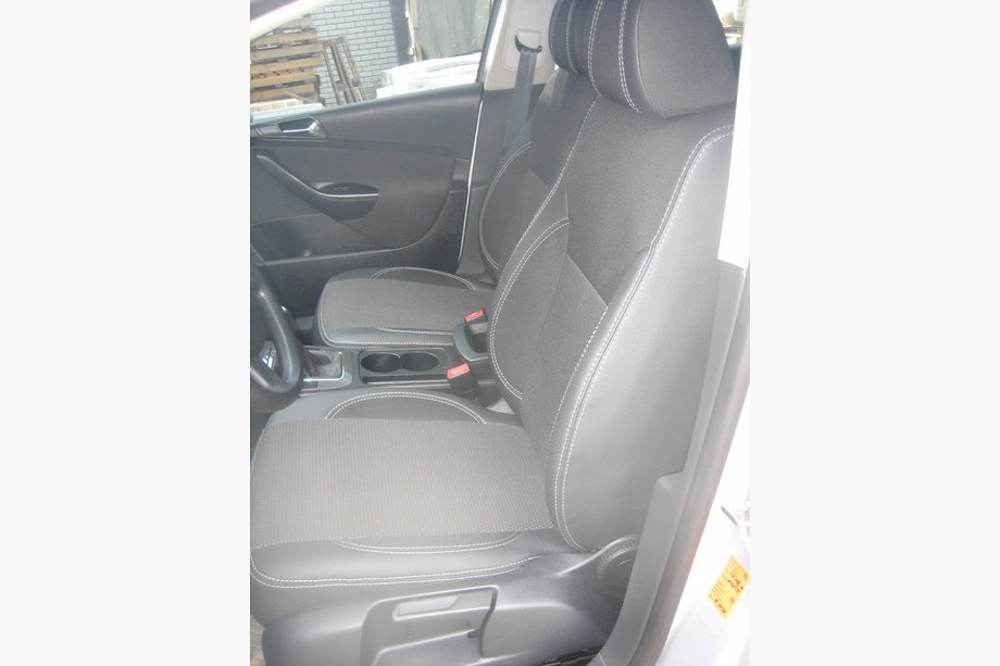 Volkswagen Passat B6 2006–2012 Autostoelhoezen (kunstleer↗stof, Premium) Foto 1