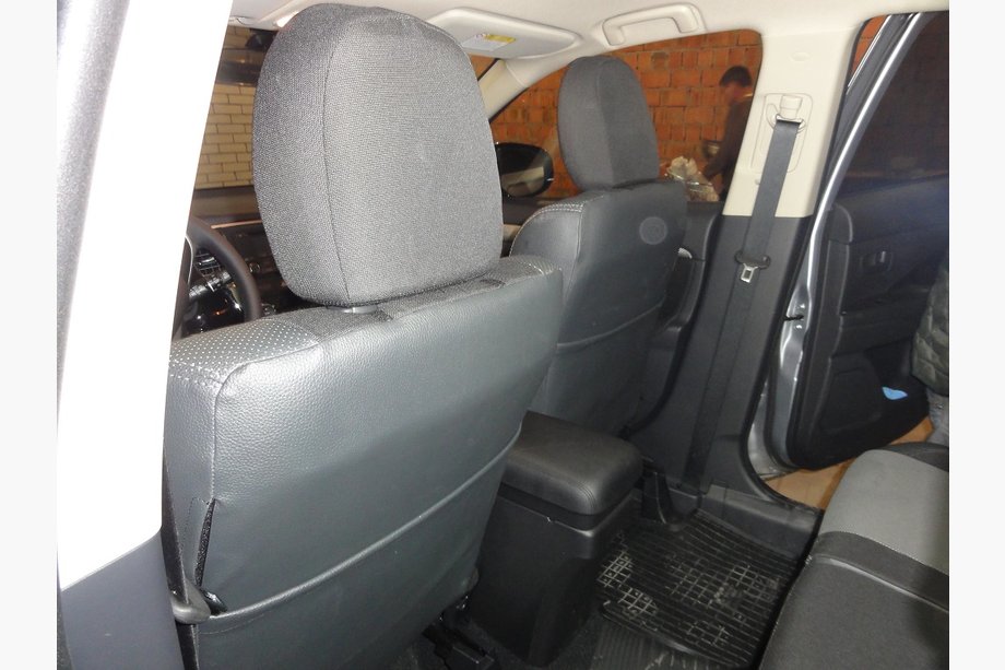 Mitsubishi Outlander 2012–2021 Autostoelhoezen SoyuzAuto Premium van kunstleer Foto 2