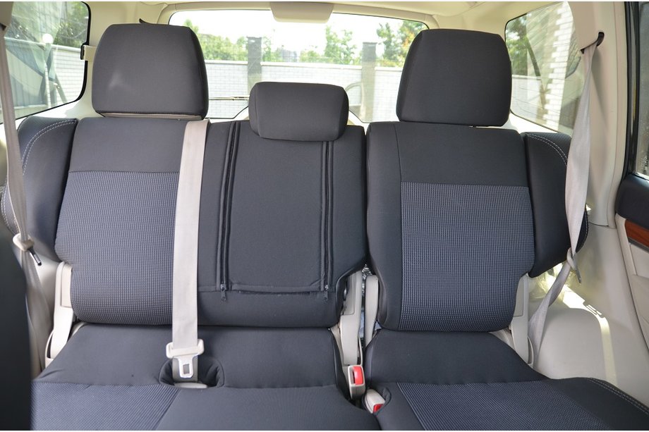 Mitsubishi Pajero Wagon III 1999–2006 Autostoelhoezen (kunstleer↗stof, Premium) Image