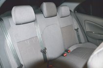 Nissan Almera B10 Classic 2006–2012 Autostoelhoezen SoyuzAuto Premium van kunstleer foto 3