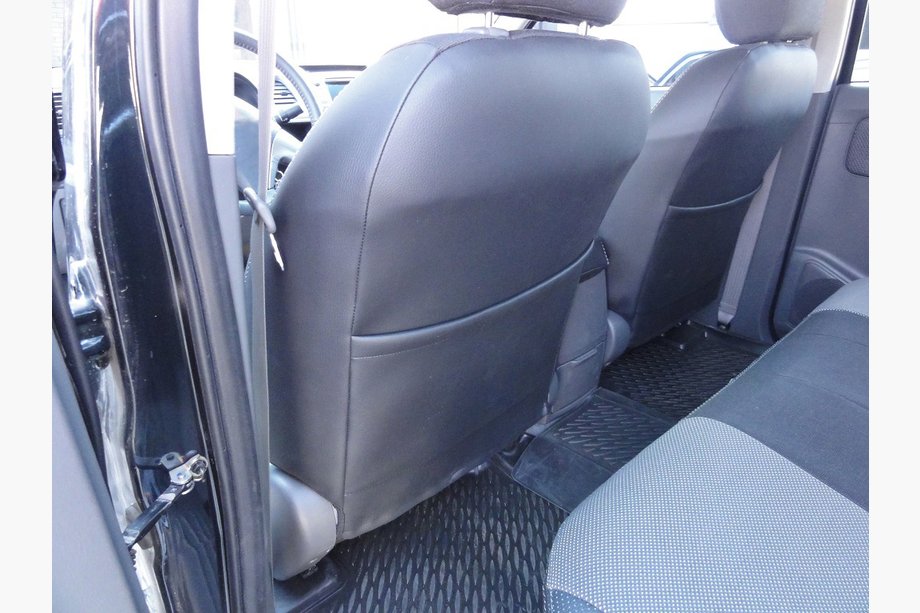 Toyota Hilux 2006–2015 Premium autostoelhoezen (2013+) Foto 2