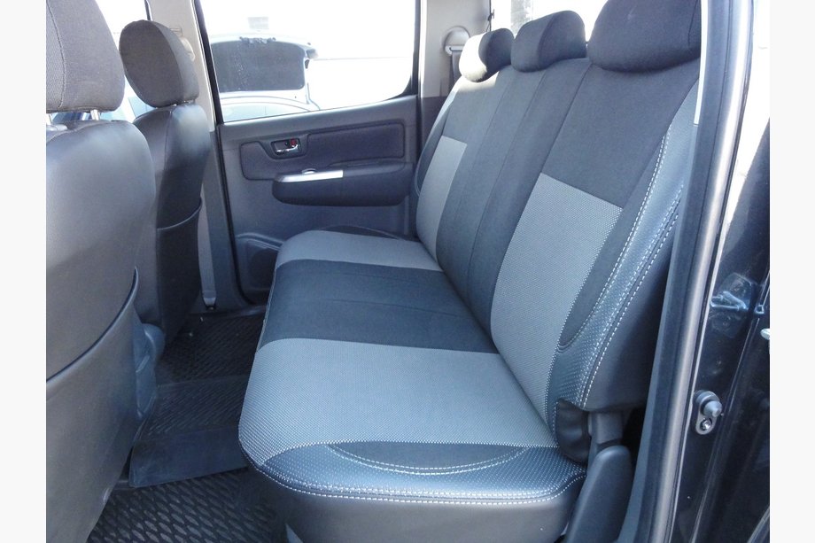Toyota Hilux 2006–2015 Premium autostoelhoezen (2013+) Foto 4
