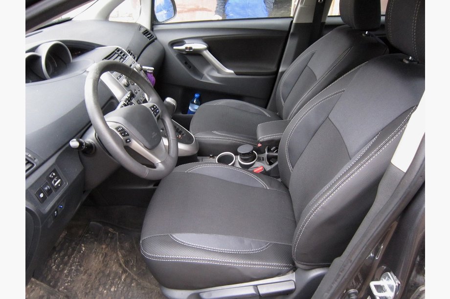 Toyota Verso 2009–2018 Autostoelhoezen SoyuzAuto Premium van kunstleer Image