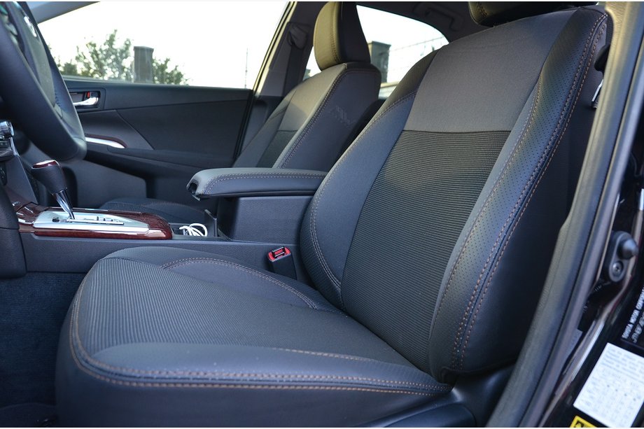 Toyota Camry 2011–2017 Autostoelhoezen (kunstleer↗stof, Premium) Image