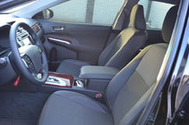 Toyota Camry 2011–2017 Autostoelhoezen (kunstleer↗stof, Premium) foto 2