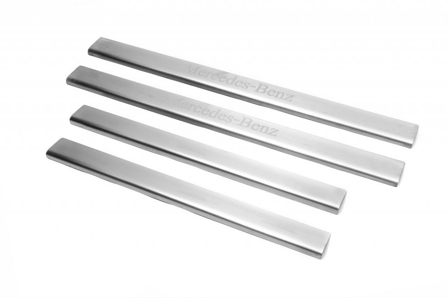 Mercedes E-class W124 1984–1997 LASER-style instaplijsten (set van 4, RVS) Foto 1
