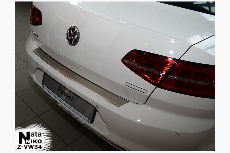 Volkswagen Passat B8 2015–2023 RVS achterbumperbeschermer met omgezette rand Nataniko Stationwagen Image
