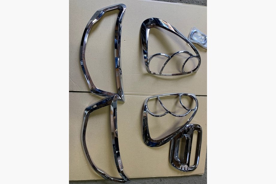 Mitsubishi L200 2006–2015 Afprijs! Chroompakket (set) Image