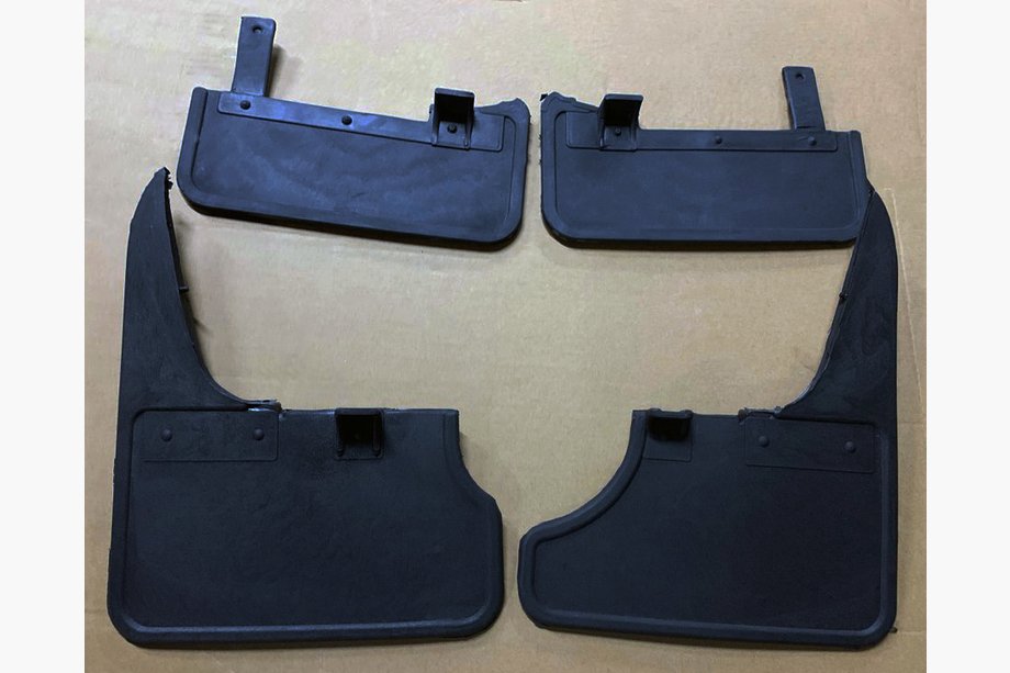 Volkswagen T5 Multivan 2003–2010 Turkse spatlappen (kunststof) Achterspatlapset Image