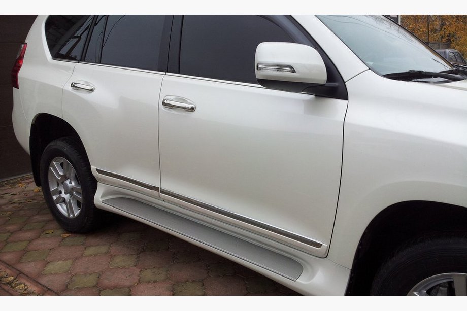 Toyota Land Cruiser Prado 150 2009–2023 Deurlijsten (design 2013-2017) Image