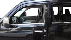 Dodge Nitro 2006–2011 Ruitlijst (RVS) foto 1