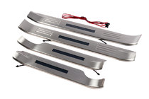 Toyota Land Cruiser 200 2007–2021 Binnenste instaplijsten met verlichting (4 stuks) foto 1