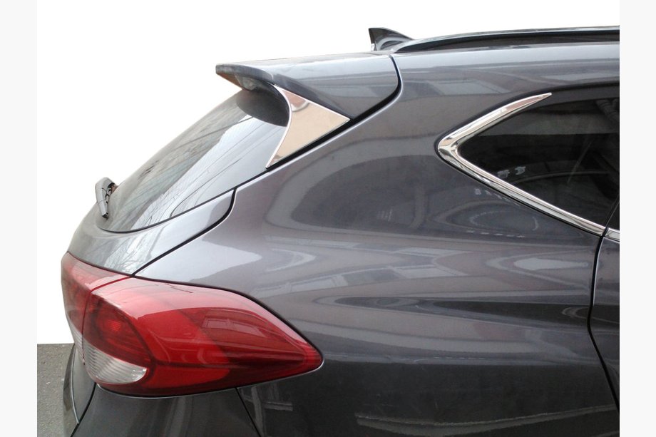 Hyundai Tucson TL 2016–2021 Driehoekige sierlijst voor kofferklep (RVS) Image