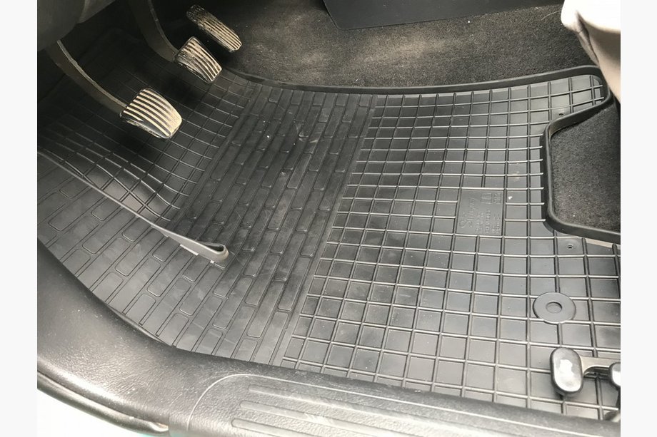Chevrolet Aveo T250 2005–2011 Rubberen vloermattenset (4 stuks, Polytep) Foto 1