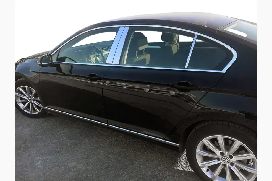 Volkswagen Passat B8 2015–2023 Deurstijllijsten (RVS) Image