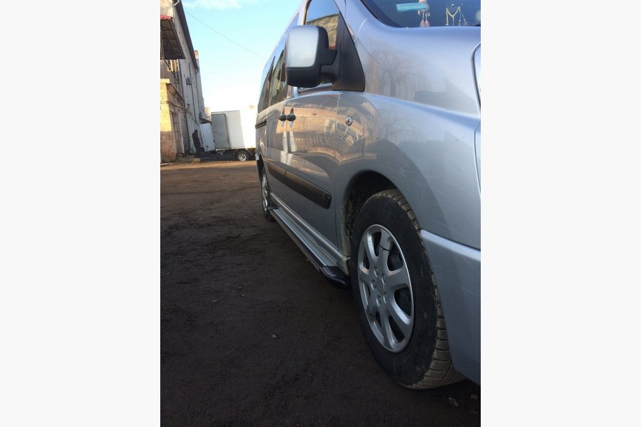 Opel Vivaro 2019– Rainbow side steps (2 stuks, aluminium) XL – Lange wielbasis Foto 7