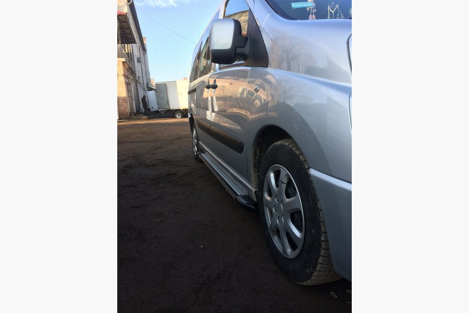 Opel Vivaro 2019– Rainbow side steps (2 stuks, aluminium) XL – Lange wielbasis Foto 6