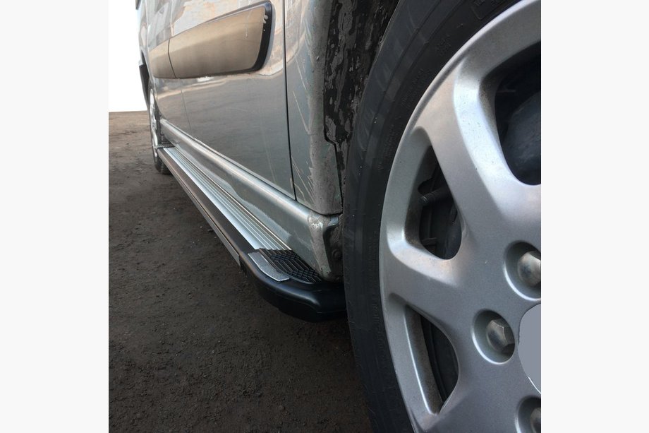 Toyota Proace 2016– Rainbow side steps (2 stuks, aluminium) Image
