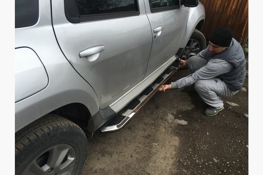 Renault Duster 2008–2017 Zijsteps Vison (2 st., aluminium/RVS) Image